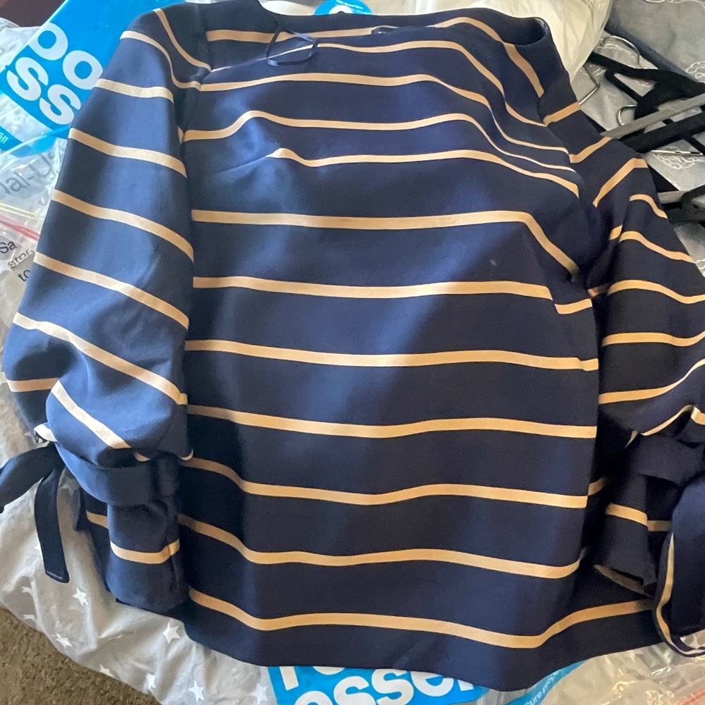 Banana Republic beautiful blouse
